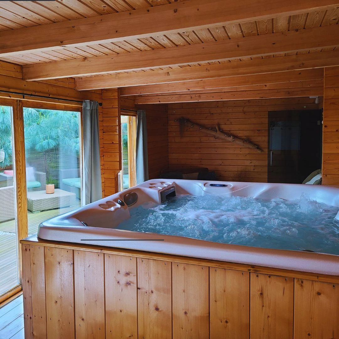 spa-privatise-entre-amis-la-grange-aux-abeilles-estivareilles-loire-42